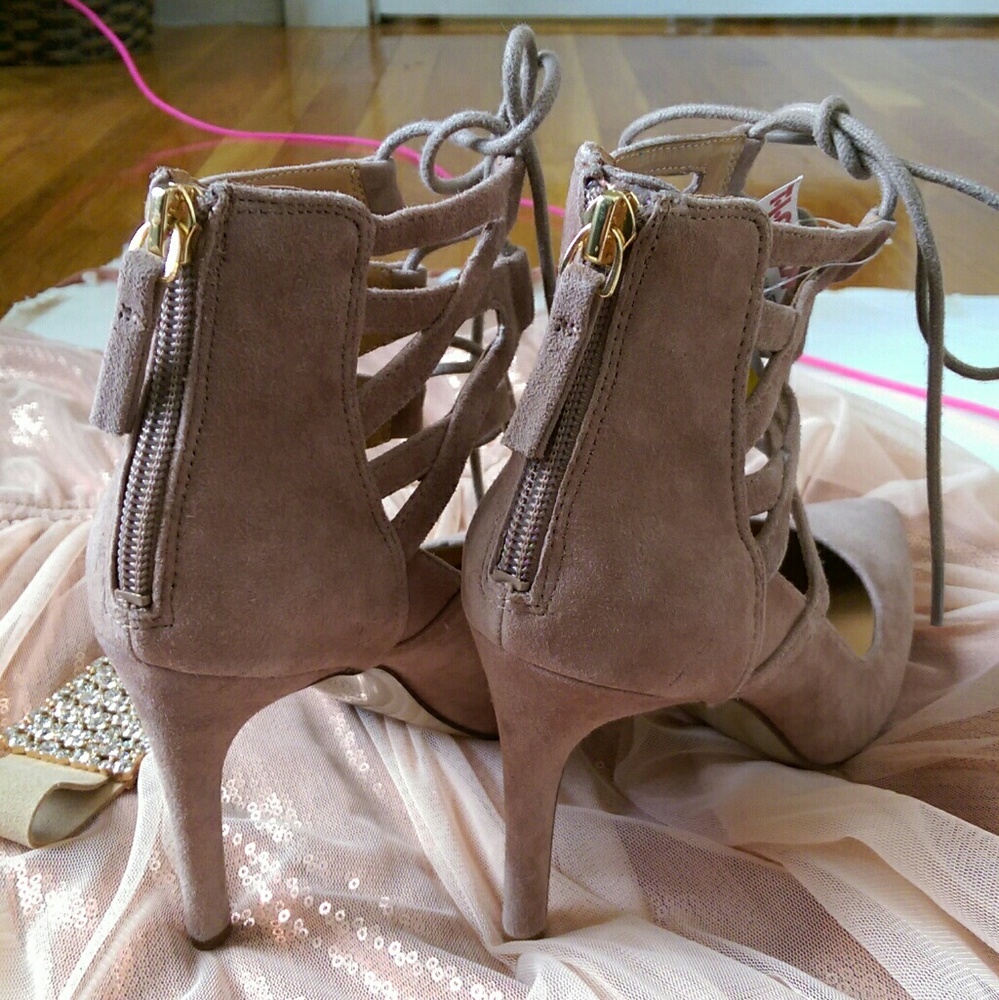 🎉HP!🎉Nine West Nude Cutout - Picture 2 of 6