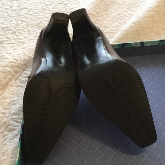 Shoes - Picture 3 of 7