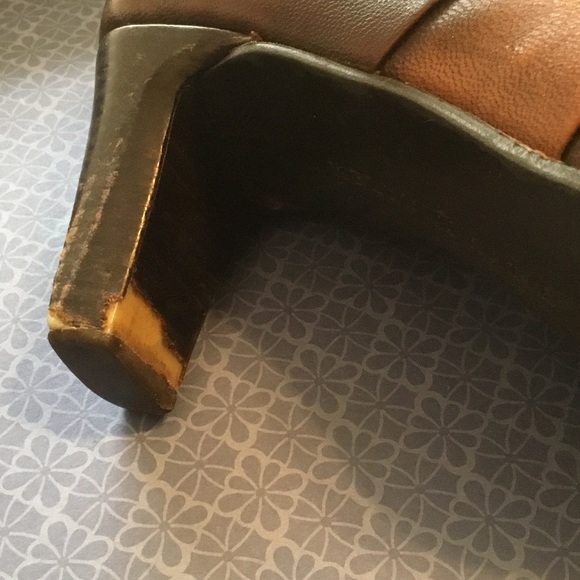 Shoes - Picture 4 of 7