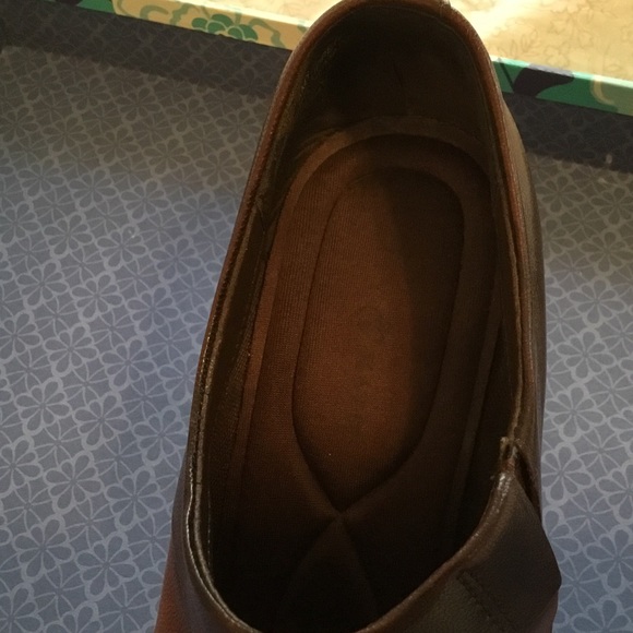 Shoes - Picture 5 of 7