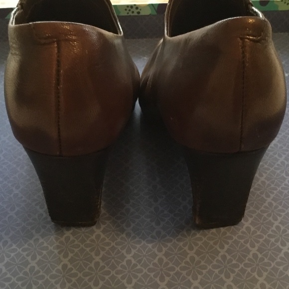 Shoes - Picture 6 of 7