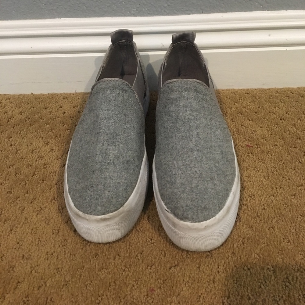 Shoes/Sneakers/Slip on