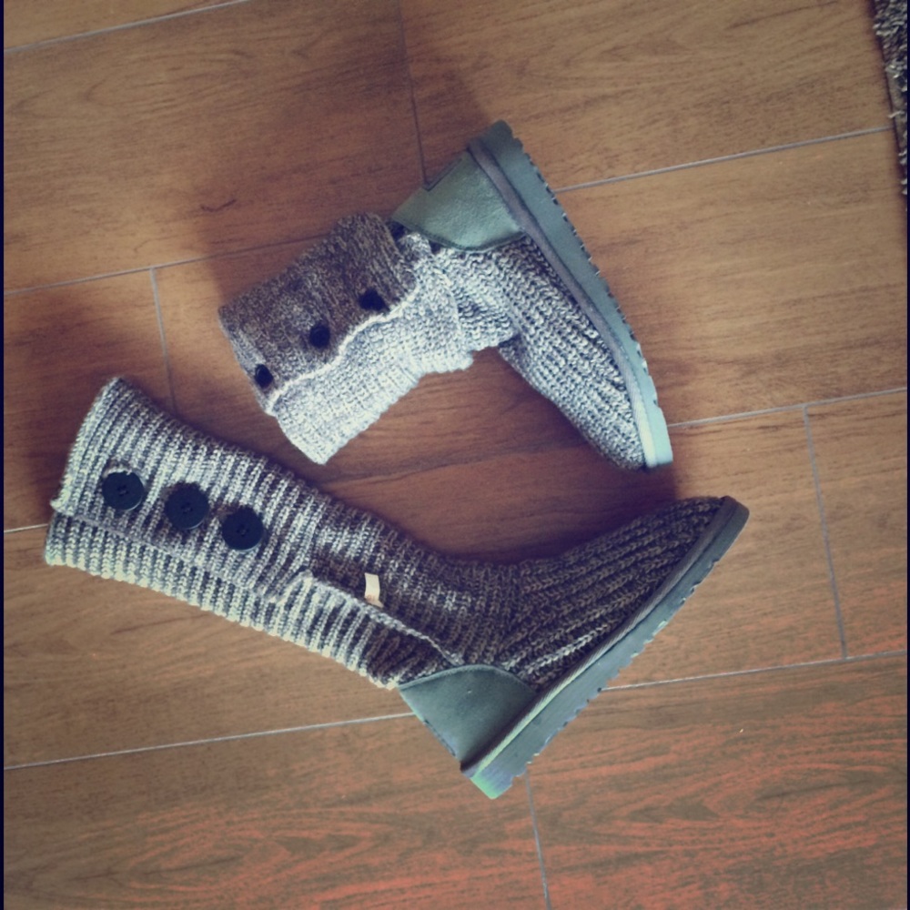 SUPER SALE🤑Brand new Grey Uggs