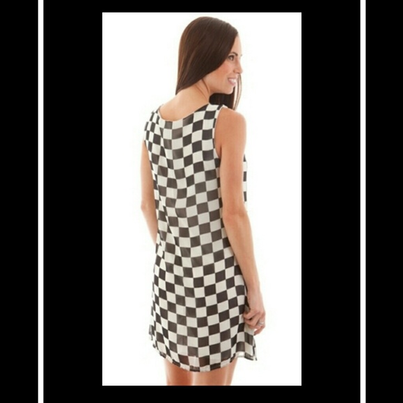 Checkered Sleeveless Sumner Dress - Picture 2 of 6