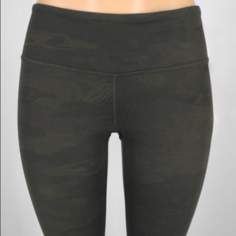 Lululemon wunder under camo yoga leggings pants