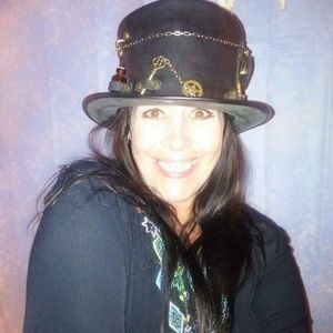 Meet your Posher, Christy