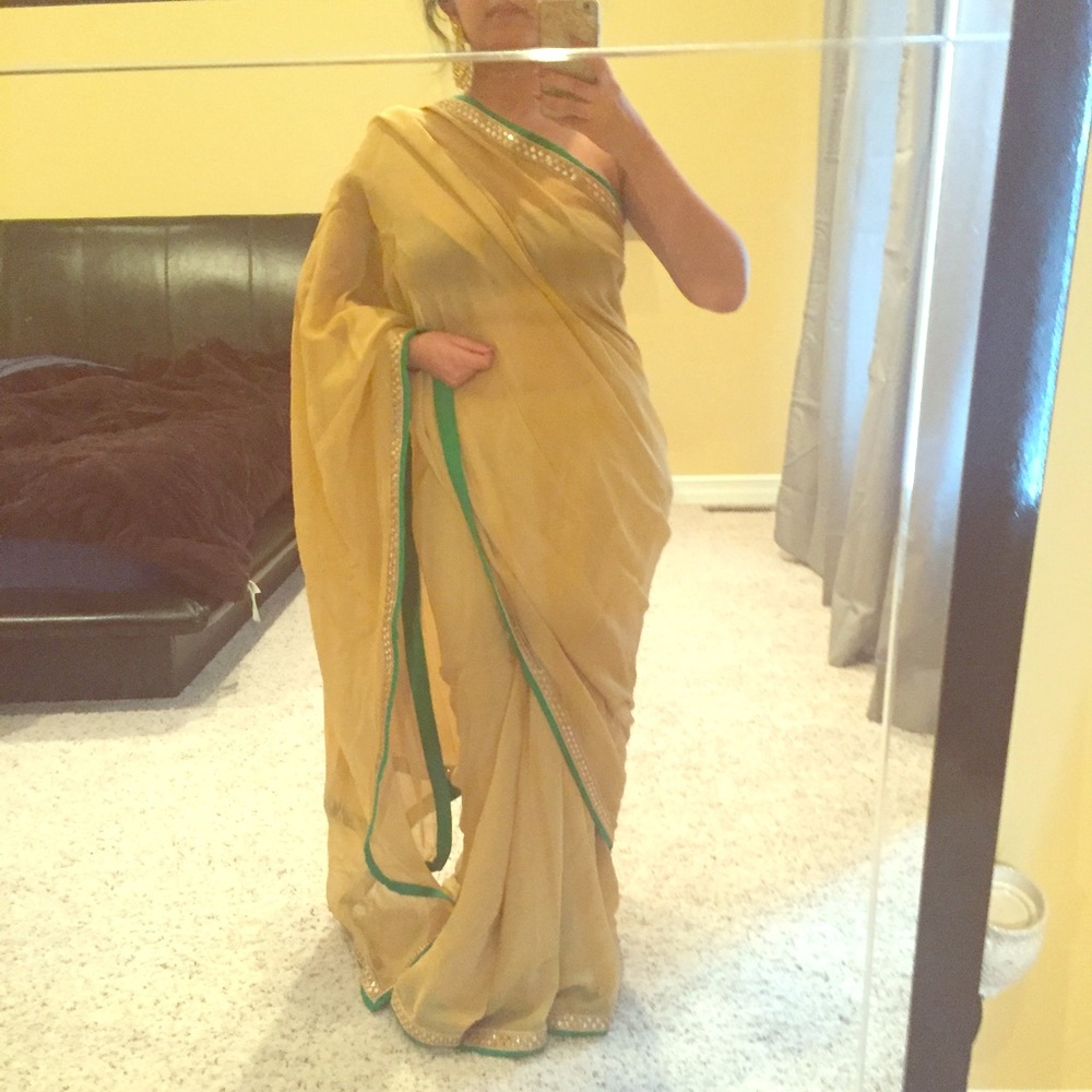 Mirror work Blouse and Saree - Picture 4 of 9