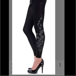 Flower print footless tights black & gray