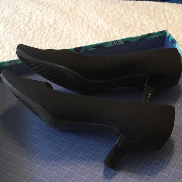 Shoes - Picture 2 of 5