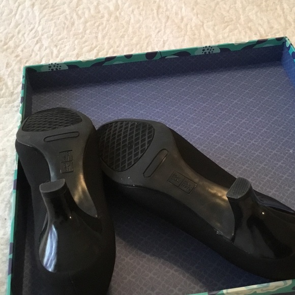 Shoes - Picture 3 of 5