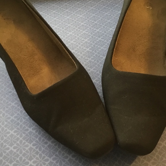 Shoes - Picture 5 of 5