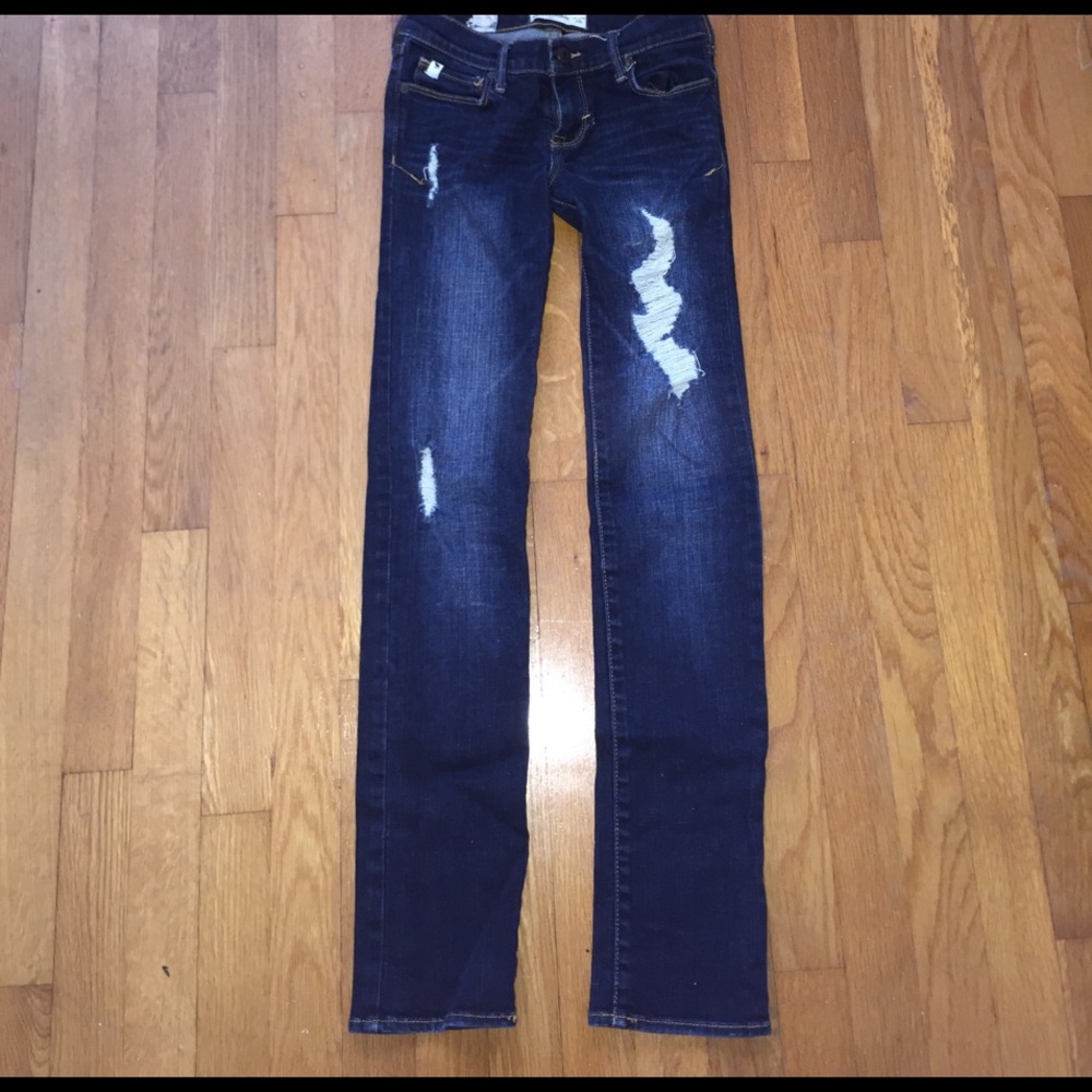 ABERCROMBIE KIDS RIPPED JEANS