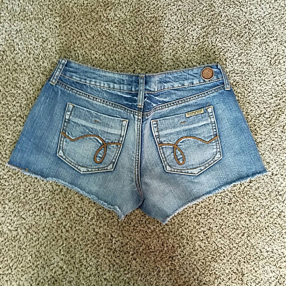 Hint Cutoff Jean Shorts - Size 9