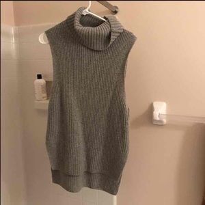 Uniqlo turtleneck sweater
