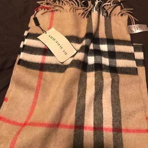 Burberry giant size scarf