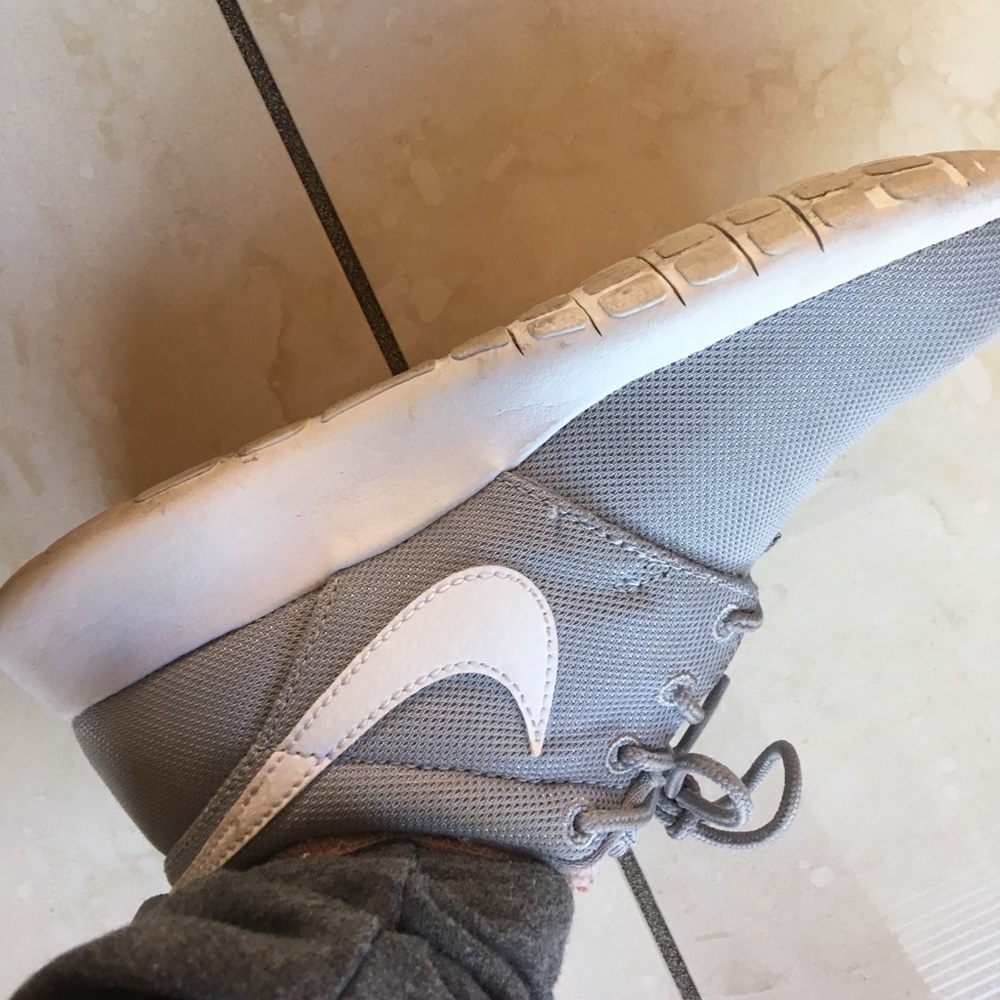 Nikes - Picture 2 of 2