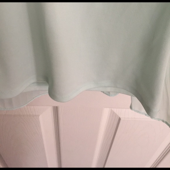 Lauren Conrad sleeveless blouse. - Picture 3 of 4