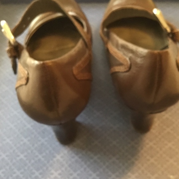 Shoes - Picture 3 of 7