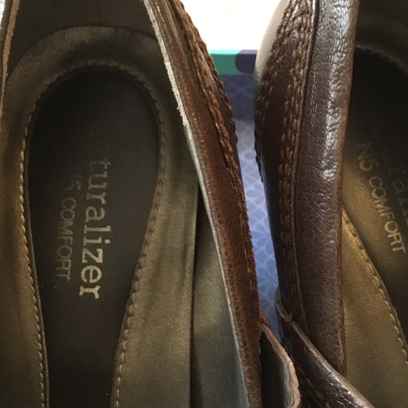 Shoes - Picture 5 of 7