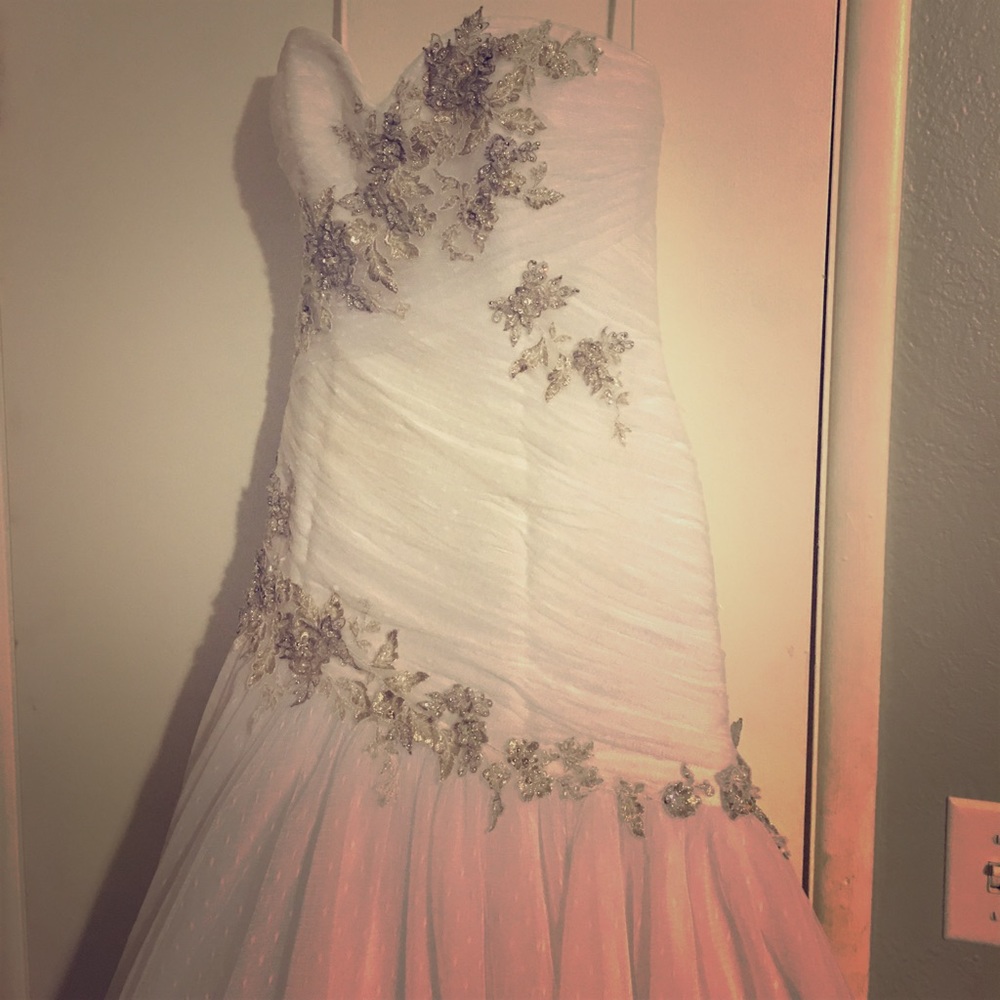 Brand new wedding dress