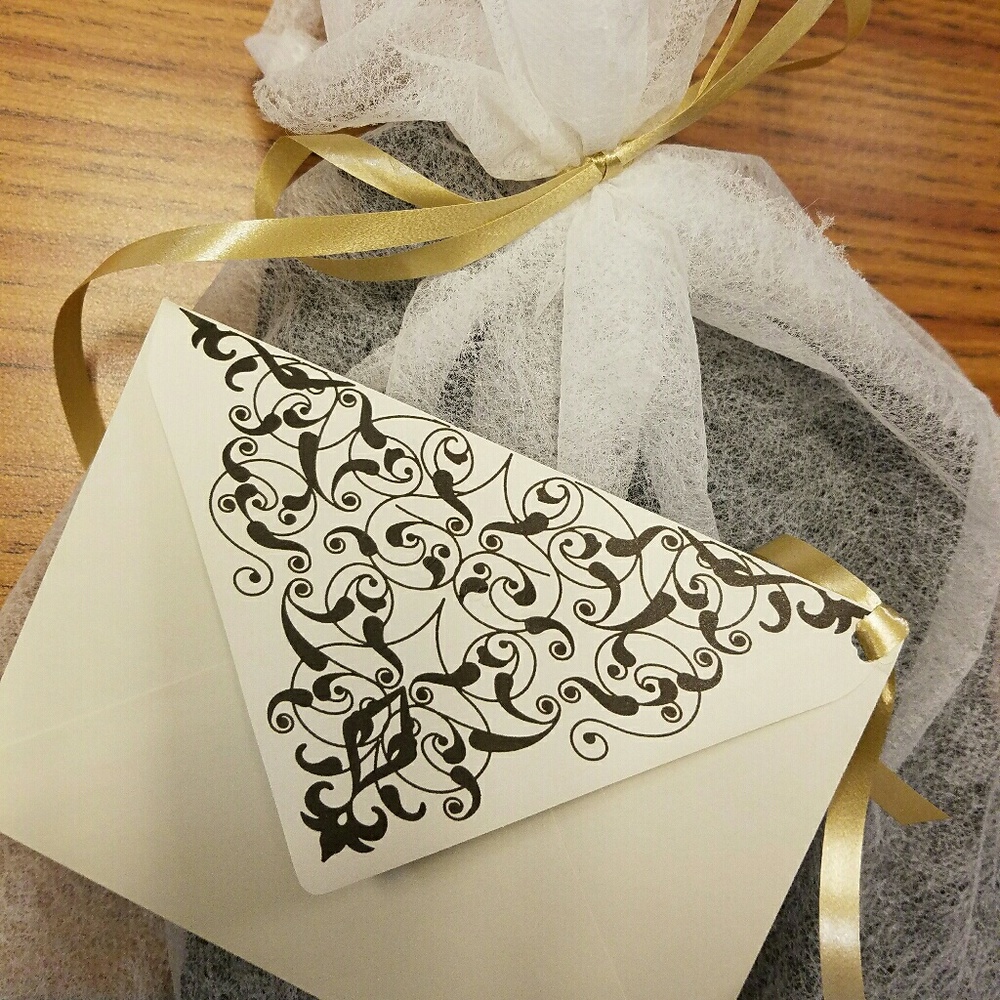 ✔ Always shipped with love