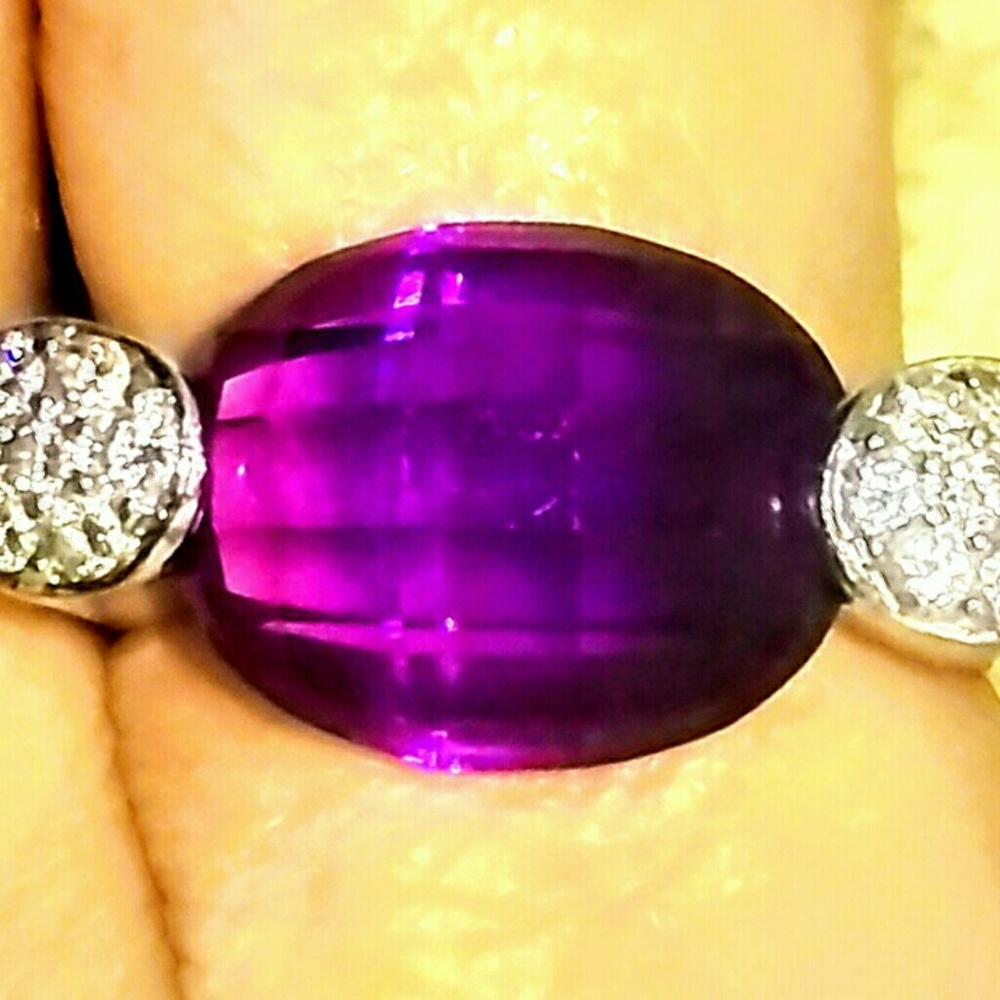 18KT WHITE GOLD Amethyst & Diamond Ring