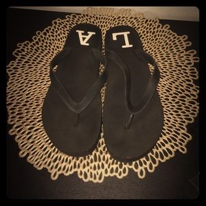 ROXY  Black platform flip flop sandal size 9