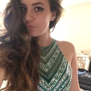 Meet your Posher, Caitlin