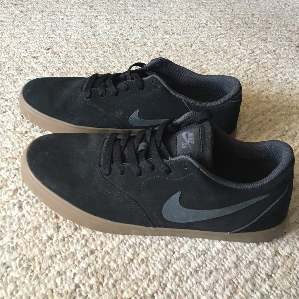 Black Nike SB