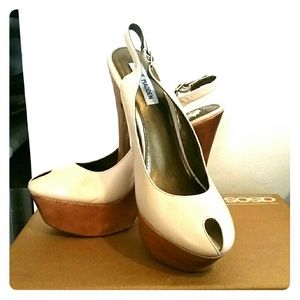 Steve Madden Freee Platform peep toe heel