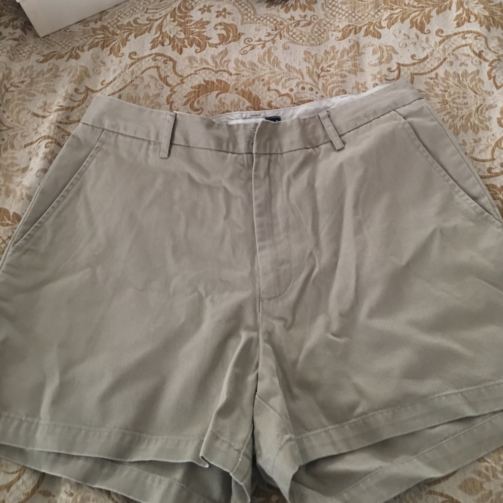 Gap khaki shorts