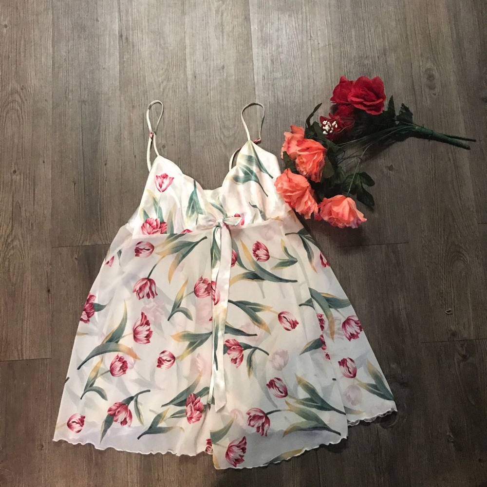 Vintage Victoria's Secret Floral Night Gown w Bow - Picture 1 of 3