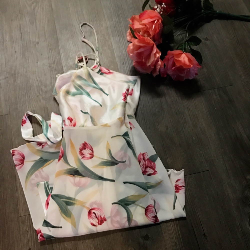 Vintage Victoria's Secret Floral Night Gown w Bow - Picture 2 of 3