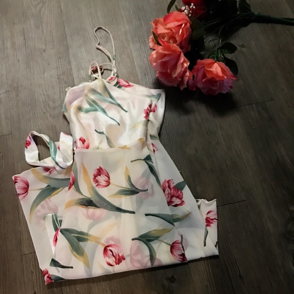 Vintage Victoria's Secret Floral Night Gown w Bow - Picture 2 of 3