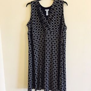 Plus size, black and white, sleeveless, dress.