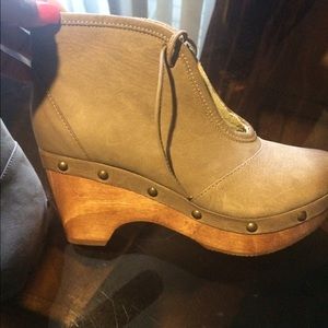 Authentic  CORDANI Clog BOOTIE