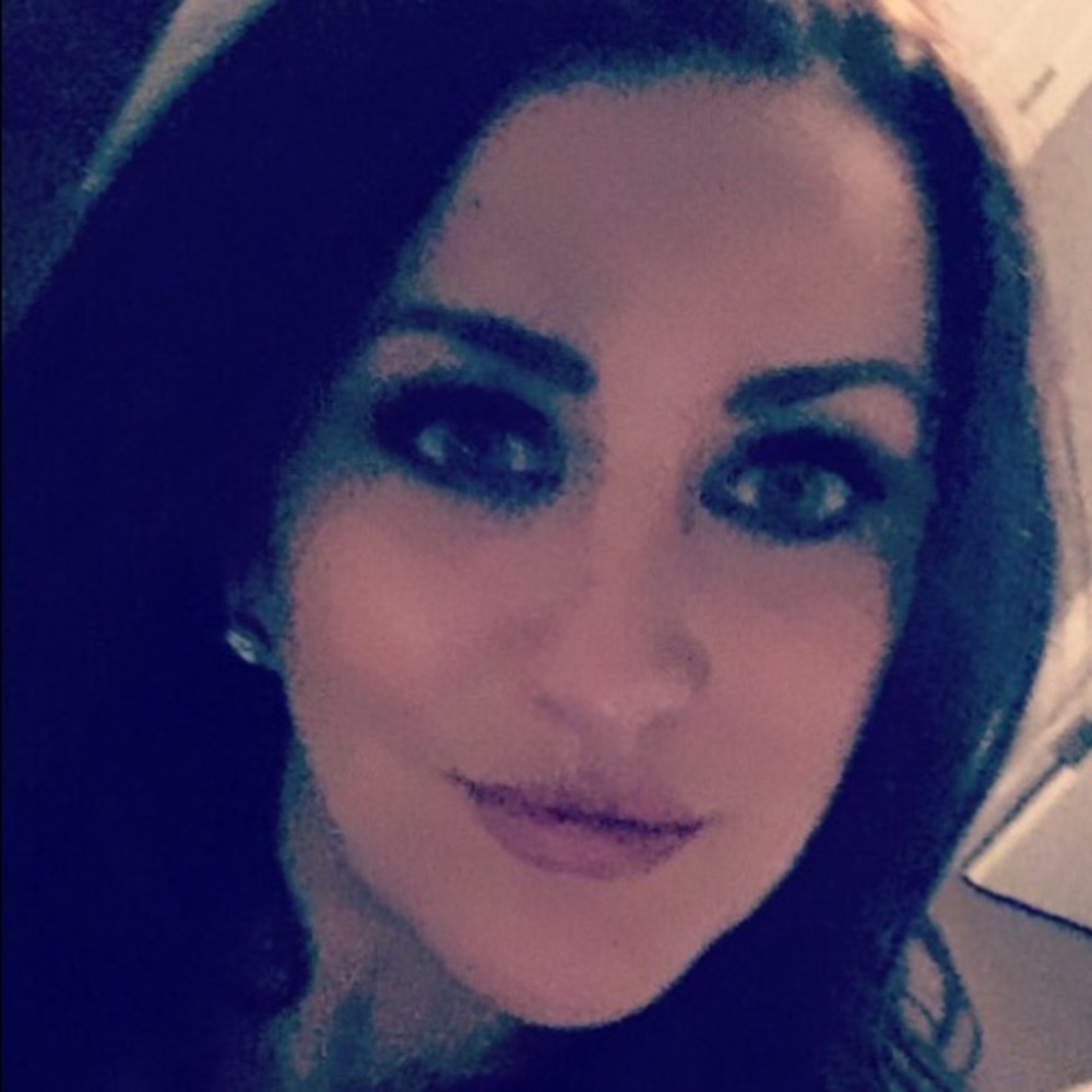 Meet your Posher, Hillary