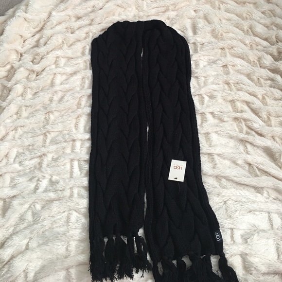 UGG Scarf and Beanie Matching set. main image 4
