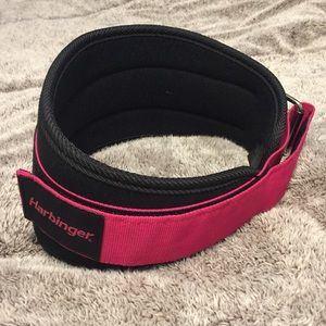 Harbinger weightlifting belt for women