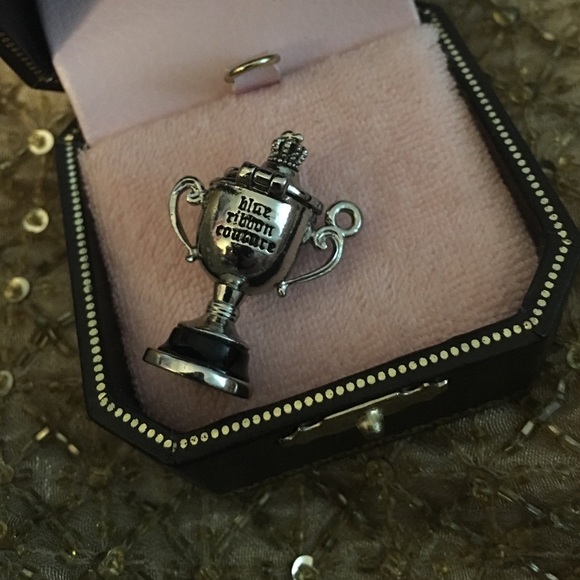 Juicy Couture Trophy Charm - Picture 2 of 2
