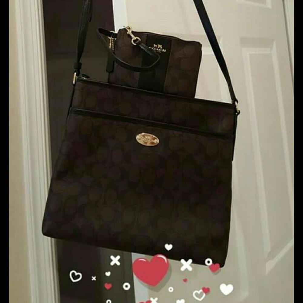 Coach Slim File Crossbody Bag w/wristlet