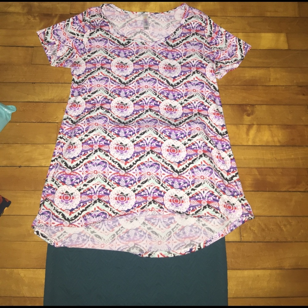 Lularoe classic tee