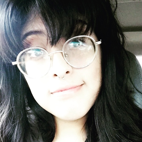 Meet your Posher, Lezly - Picture 1 of 1