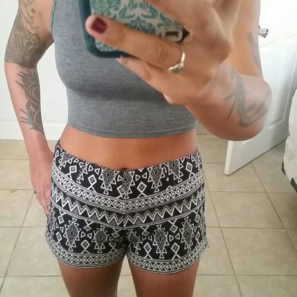 billabong Aztec shorts
