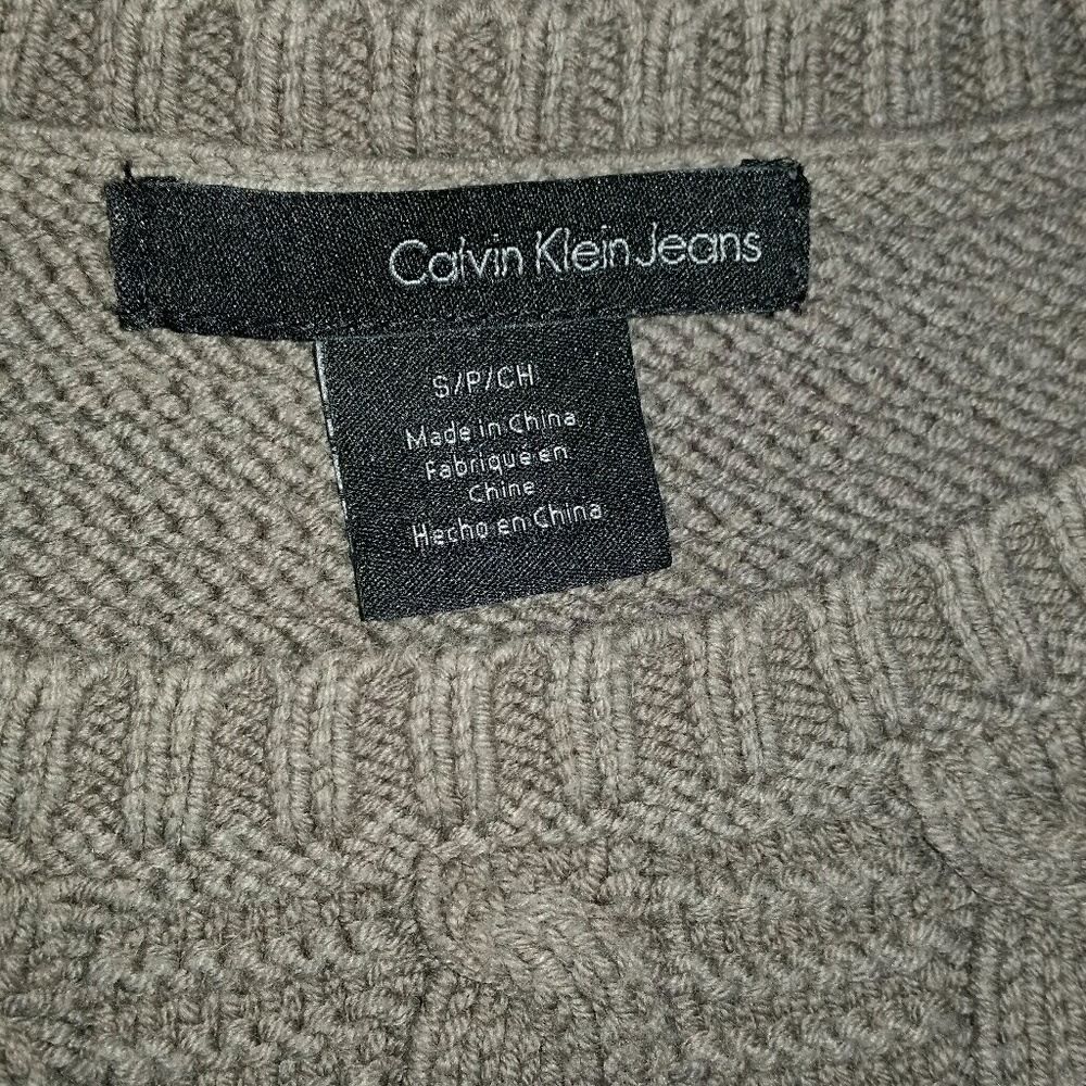Calvin Klein Sweater - Picture 4 of 4