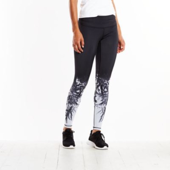 •SOLD• Lucy Studio Hatha Legging Yoga Black Ombré - Picture 1 of 5