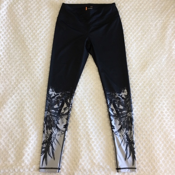•SOLD• Lucy Studio Hatha Legging Yoga Black Ombré - Picture 2 of 5