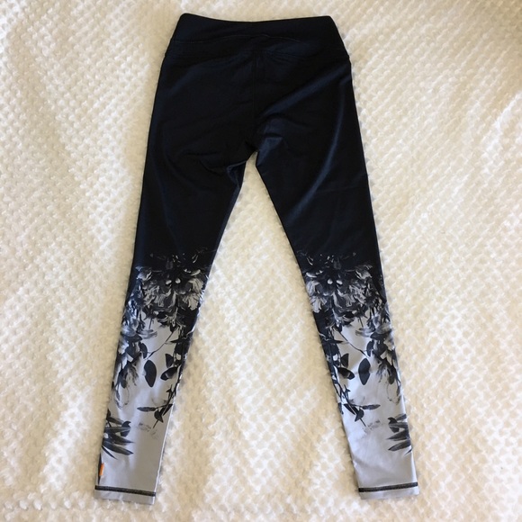 •SOLD• Lucy Studio Hatha Legging Yoga Black Ombré - Picture 3 of 5
