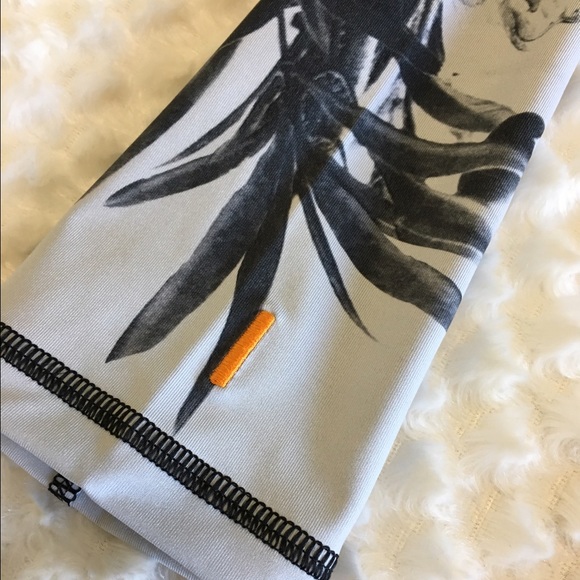 •SOLD• Lucy Studio Hatha Legging Yoga Black Ombré - Picture 5 of 5