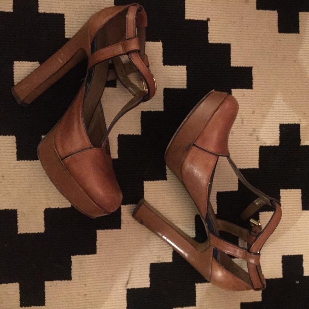 MRKT - $95 RTV // Leather brown saddle heels